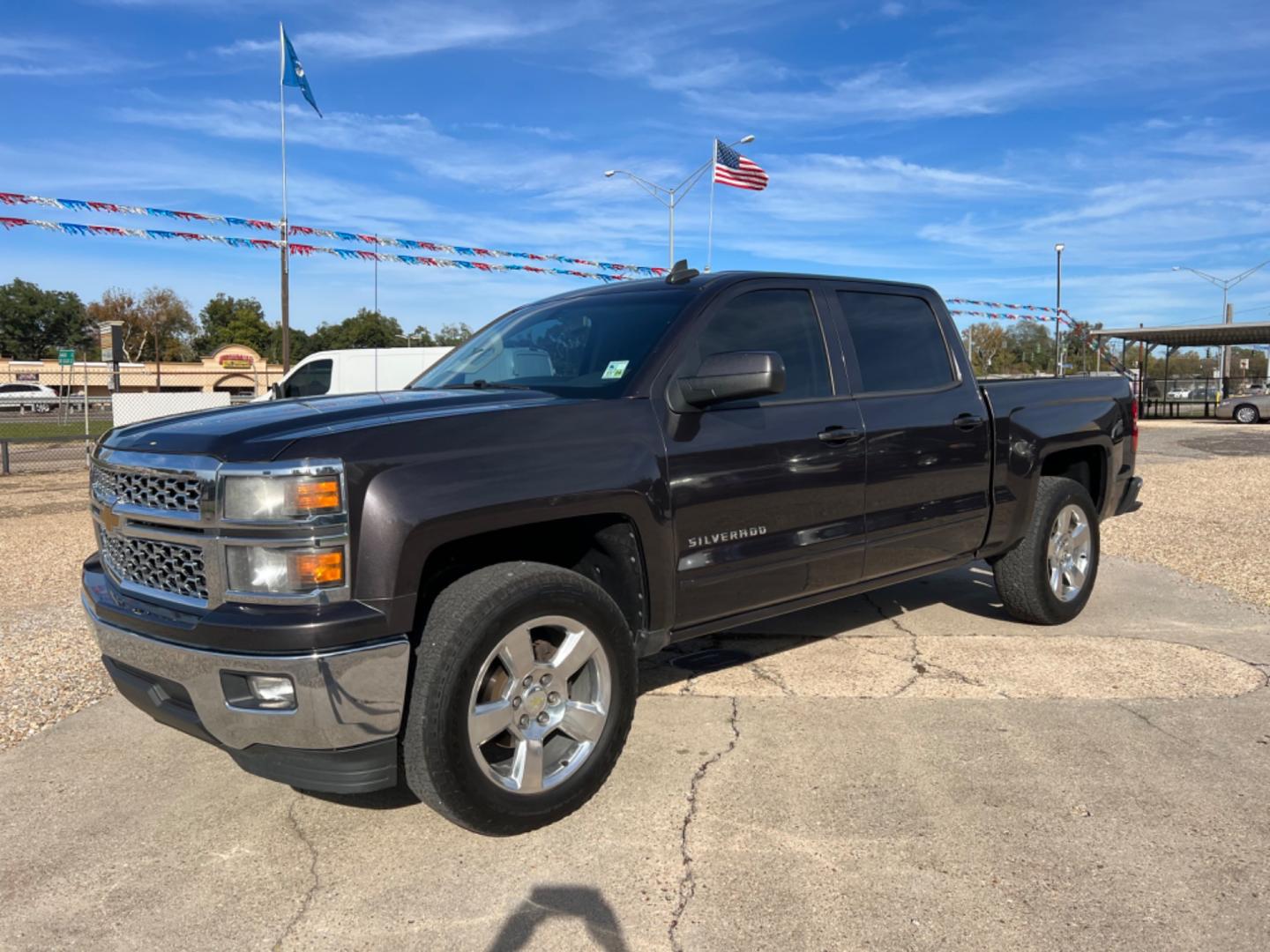 2015 Charcoal /Black Chevrolet Silverado 1500 LT (3GCPCREC1FG) with an 5.3L V8 engine, 6-Speed Automatic transmission, located at 4520 Airline Hwy, Baton Rouge, LA, 70805, (225) 357-1497, 30.509325, -91.145432 - 2015 Chevy Crew Cab LT 153K Miles, 5.3 V8, Power Windows & Locks, Cold A/C, Tow Pkg. NO IN HOUSE FINANCING. FOR INFO PLEASE CONTACT JEFF AT 225 357-1497 CHECK OUT OUR A+ RATING WITH THE BETTER BUSINESS BUREAU WE HAVE BEEN A FAMILY OWNED AND OPERATED BUSINESS AT THE SAME LOCATION FOR OVER 45 YEARS. W - Photo#0